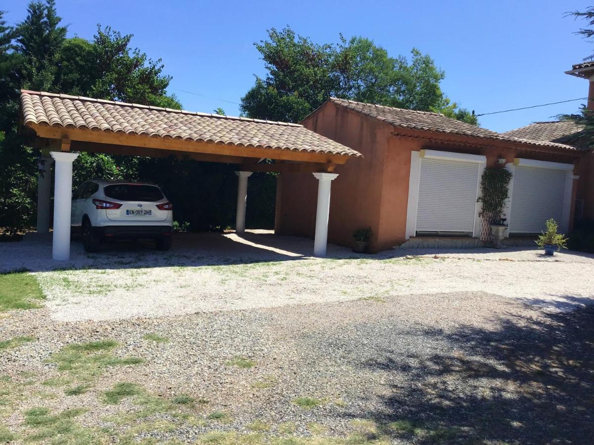 Charmant Appartement A Le Muy Avec Terrasse Et Jardin Exterior photo