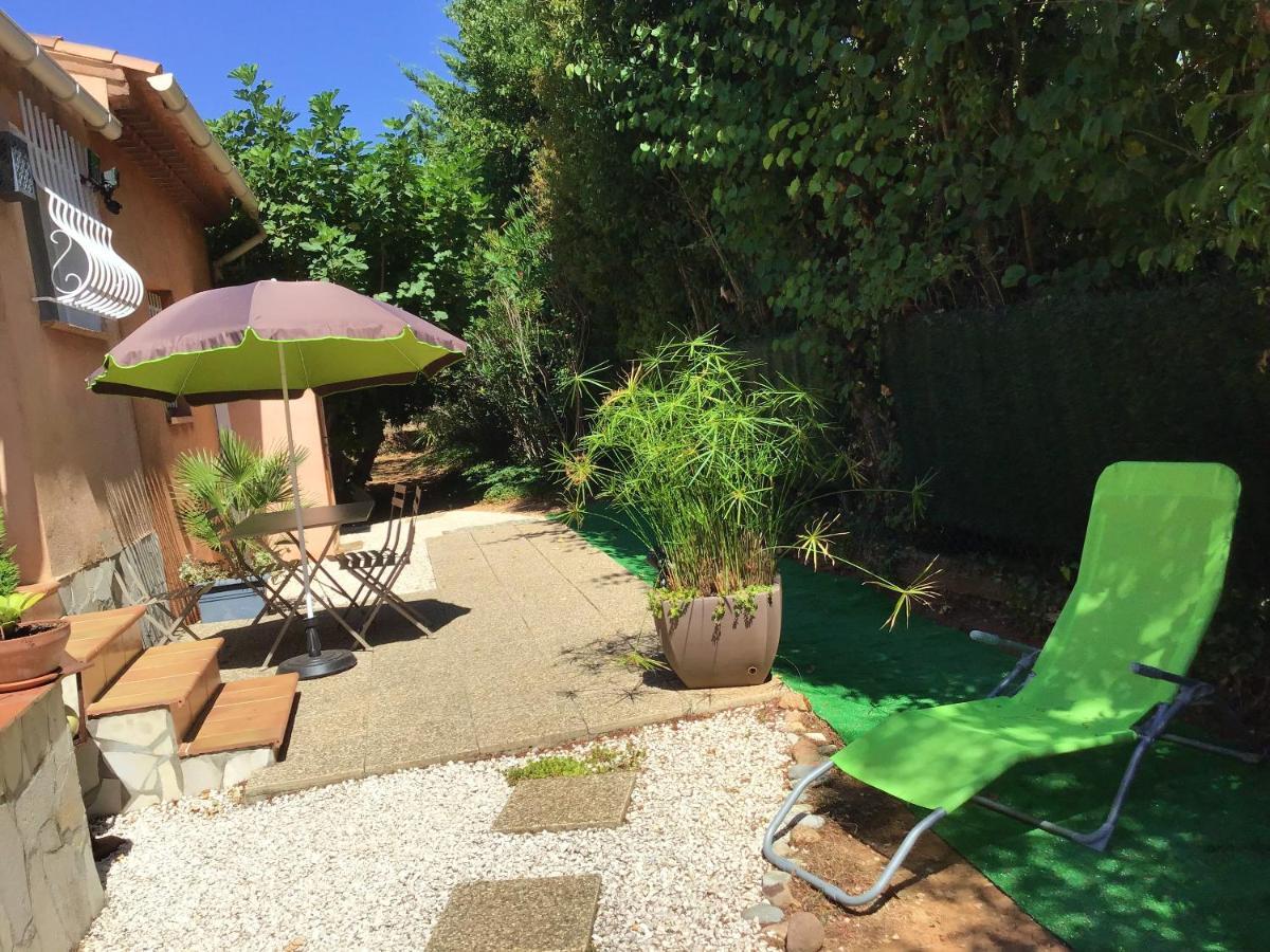 Charmant Appartement A Le Muy Avec Terrasse Et Jardin Exterior photo